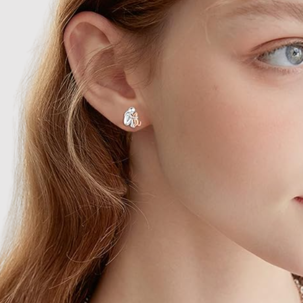 Elisa – Náušnice s ikonickým motivem dívky a kočky