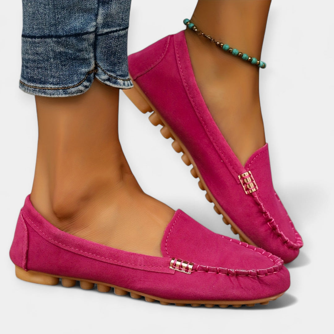 Sára NeodolatelněElegantní Mokasíny Se Kovovými Detaily