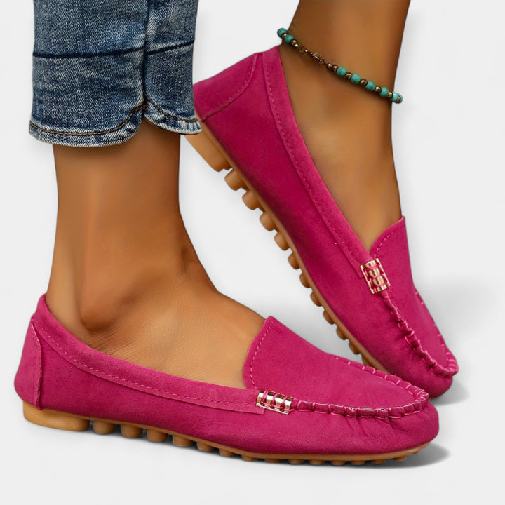 Sára NeodolatelněElegantní Mokasíny Se Kovovými Detaily