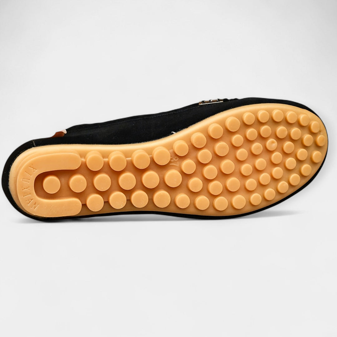 Sára NeodolatelněElegantní Mokasíny Se Kovovými Detaily