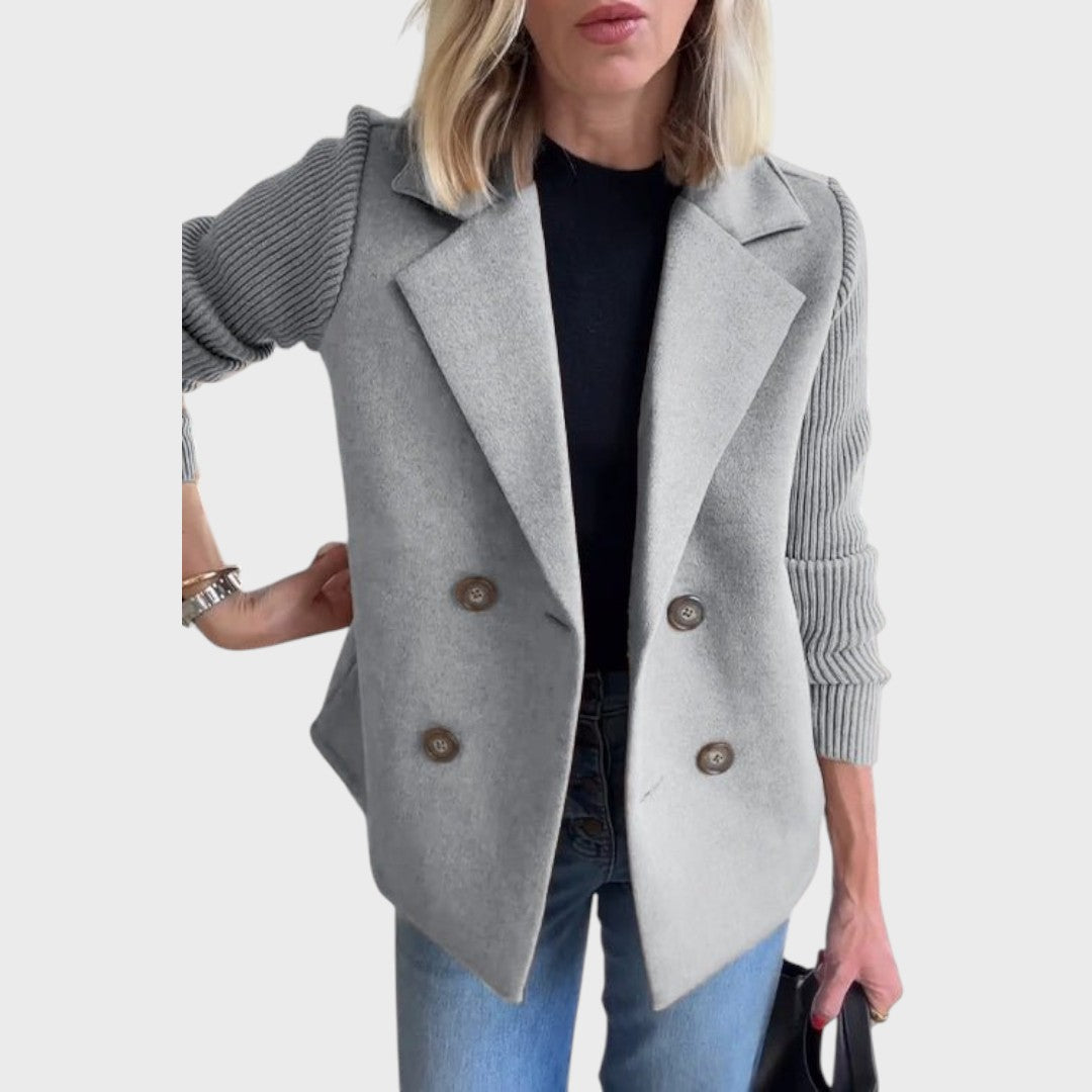 Emma – Elegantní blazer s úpletem na rukávech